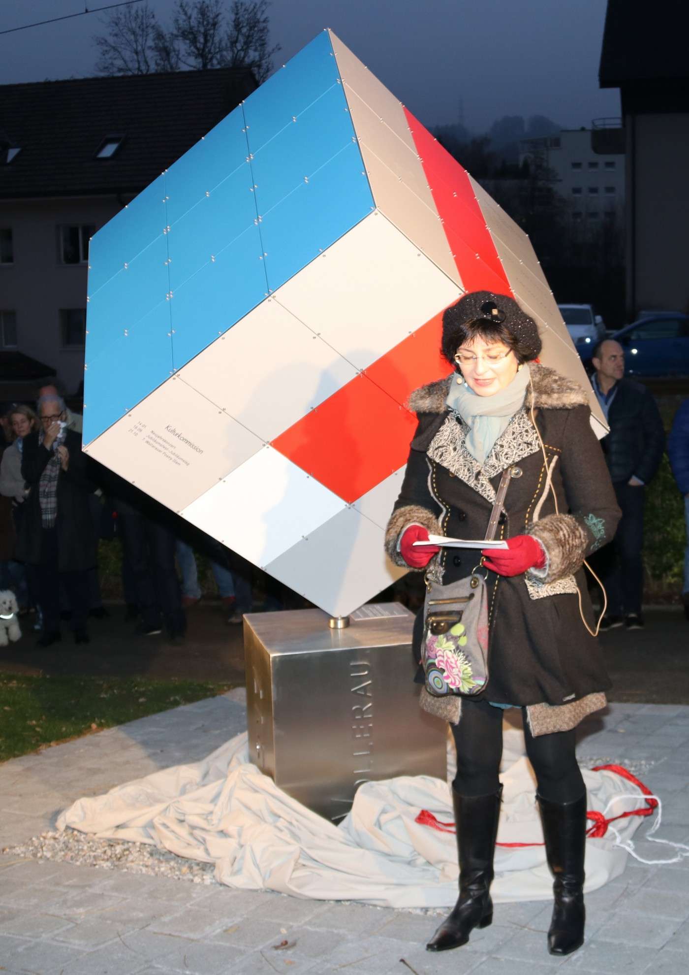 800 Jahre Völlerei | Einweihung Cubus Isabelle Habegger